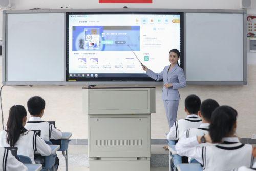 中国联通在济宁自研校园AI数字人助力校园文化展示(图1)